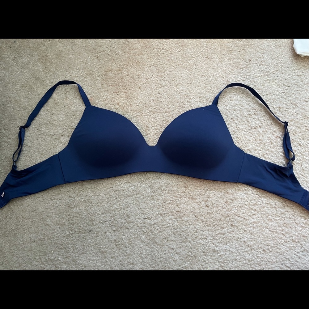 Victoria’s Secret navy blue t shirt bra nwot